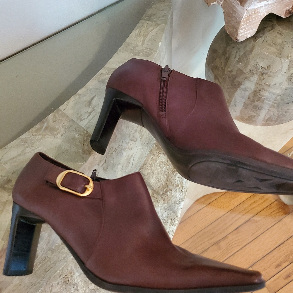 Bandolino Leather Bootie - Picture 5 of 8